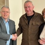 „საუკეთესო მსახიობის ჯილდოს არ ველოდი..“ – გივი სიხარულიძის შვილის, ბექა სიხარულიძის ფილმის აღიარება, ამერიკულ და ევროპულ საერთაშორისო კინოფესტივალებზე – რეჟისორმა გამარჯვება მამას და სიდედრს მიუძღვნა | შენი განათლება