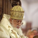 “ვაშლიჯვარში ვცხოვრობ პაწაწკინტელა ასანთის კოლოფისხელა ბინაში… დედამ სახლი დაკარგა და მისთვის 20 წელია ბინას ვქირაობ… 22 წელია ფუტკარივით ვმუშაობ… ” – მარი ნაკანი | შენი განათლება
