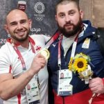 „ეზოში, რომელსაც ჯერ არც ჭიშკარი ჰქონდა და არც ღობე, მაღალი, შავებში ჩაცმული ქალი შემოვიდა…“ – ზურა შევარდნაძის ემოციური პოსტი | შენი განათლება